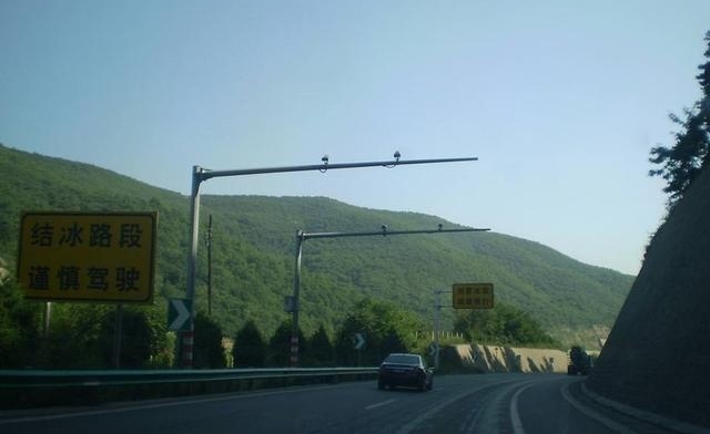 С���ĳ�����Щ����������ͷ��������ʲô�ģ����������ϵ��岻��