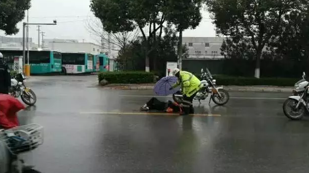 ������ �����Ҹ�����֪�������ڰ���
