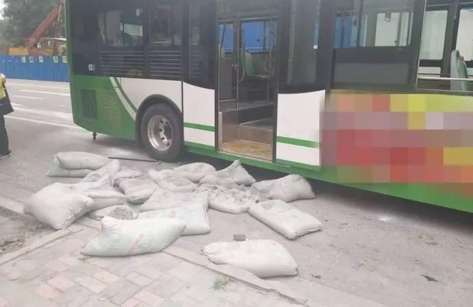 ������ײ�������������¹� ��3������