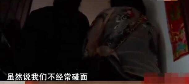 女子见丈夫每次半夜跑去五楼邻居家, 跟过去一看心都碎了