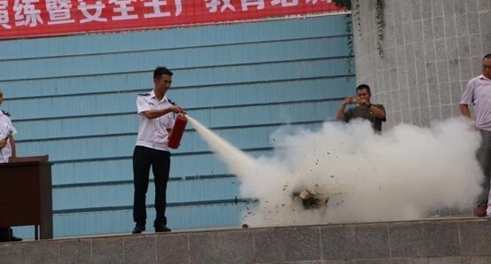 仙海区中心学校举行2017年消防应急演练暨安全知识培训