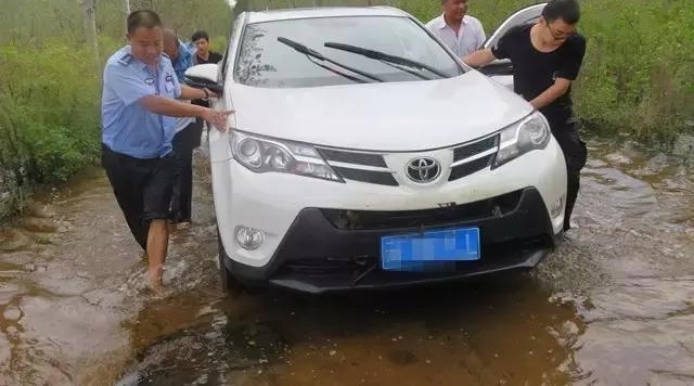 �γ���䡰Ǳˮͧ�� ���ž���ߣ����ȼ���Ԯ