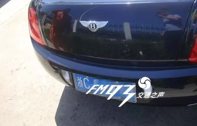 �����·��һͷײ��400����ı������������Ӷ�Ҫ����
