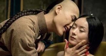 赵丽颖的胸罩被扒开 赵丽颖坐台背景被扒