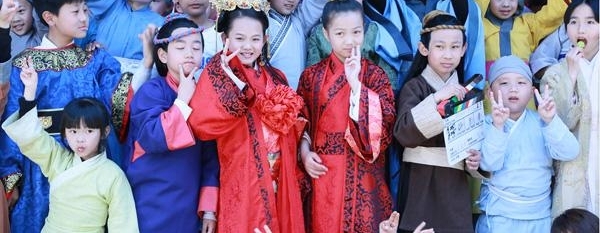 ǧӰҵװӰЦԵǷ⡢ɽ