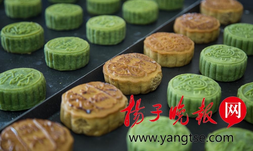 这个中秋节,来块“高校版”定制月饼呗