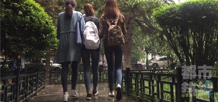 ����������ѧ��ӦƸ��ģ�� ����û׬��Ǯ��Ƿ�´���