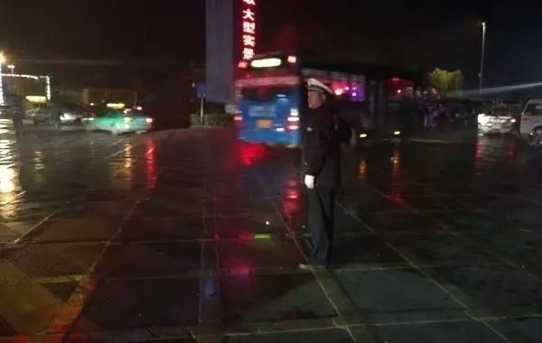 �¾���ƽ�����㡱��Խƽ����ԽŬ��