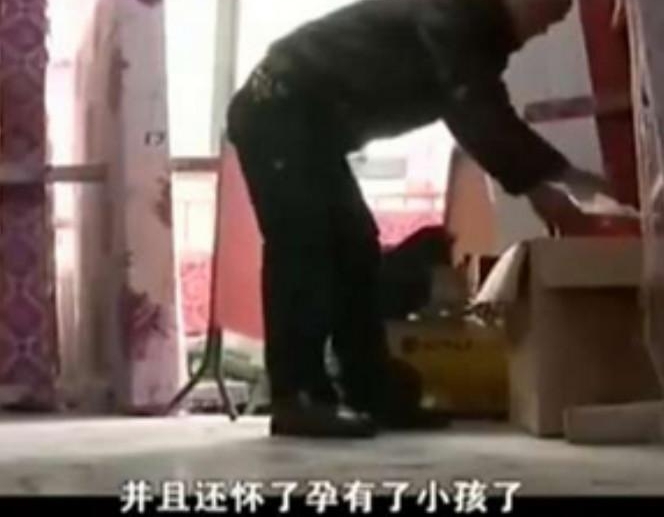 丈夫在外打工养家, 女子在家找男朋友, 怀了孕坚决不肯流产: