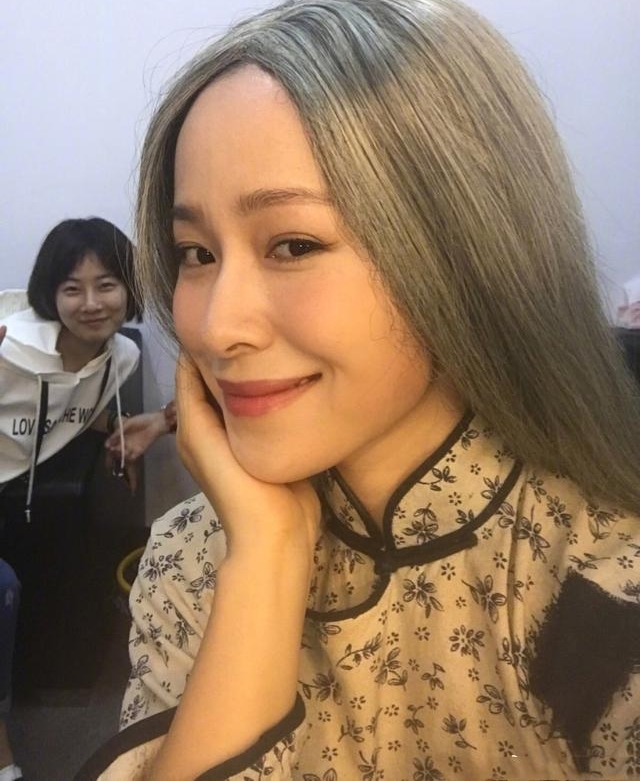 һɹԼ׷ȻʣİŮӳϲ