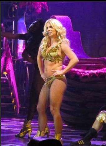 布兰妮不穿内裤露私处 布兰妮糜烂私生活曝光