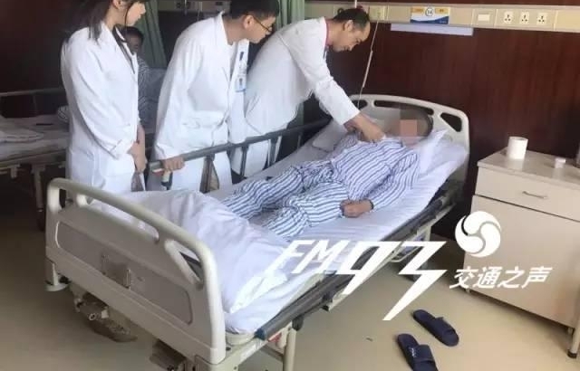 ���ӵ���ֱ������������ ����������˰��ָ�׸Ǿ���