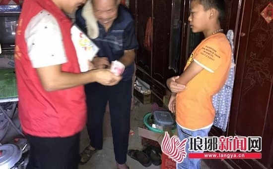 ���ʰ�������빫����֯��ѧǰϦ�߷�46λƶ��ѧ��