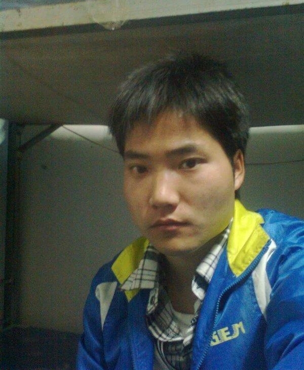同事省吃俭用,刷牙用的是矿泉水瓶子,可一发工资就去这个地方!