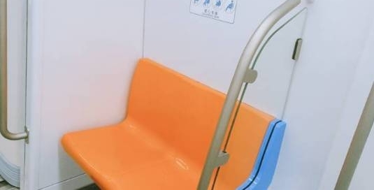 �Ϸʵ���2�������½��ȣ��Գ�ȫ��53���ӣ�18��ͼ��3��ϸ����¶�޴�仯��