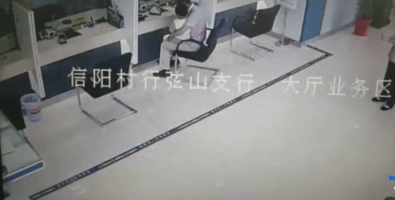 ��ĸһʱ�����3����ͯ���ҳ����ˣ��ú���Զ������ط���