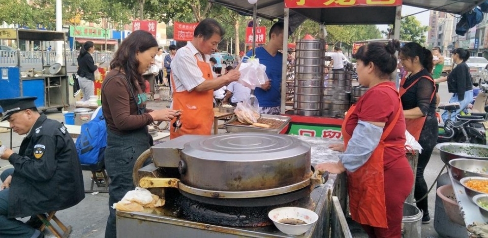 ·���ϵ����̯��ÿ��ֻ��1��Сʱ��׬��Ǯ���˼�һ�컹��