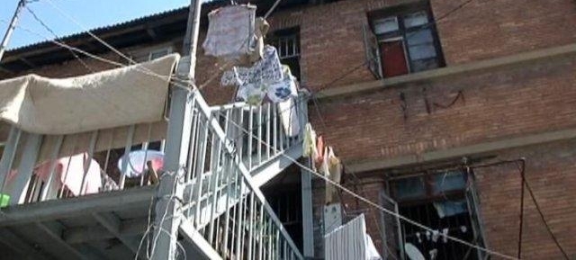 女儿回家探望爸爸 不料爸爸死在家中尸体已腐烂