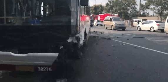 ����һ��������γ���ײ �¶�������