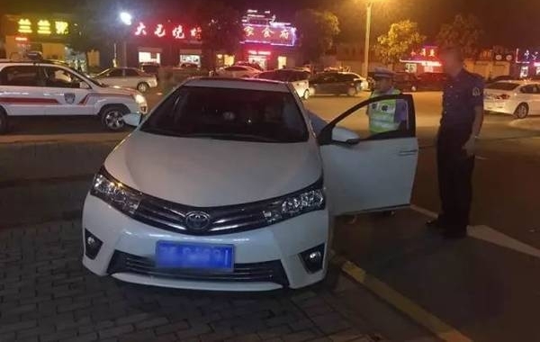 ���ܣ�����ҹ���Ѻ�������֡������ڳ���400������