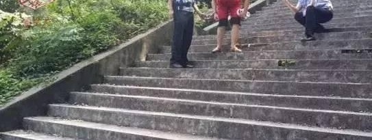 �ֲ�����ҹ�����Ů��ʿͻȻ��һֻ���ִӸߴ����£����������������˶�ŭ�ˡ���