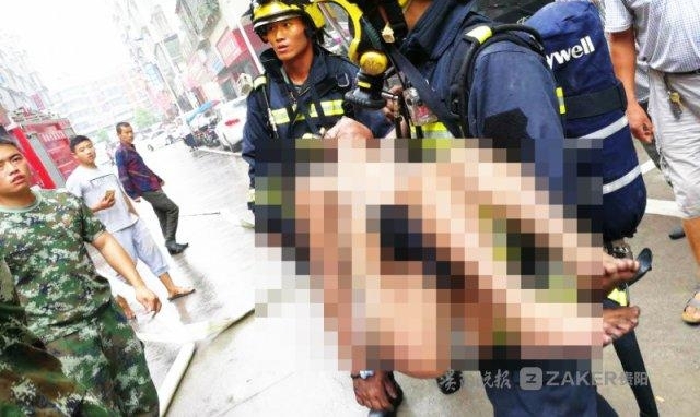 ���գ�ĸ�״�����ȼ���� ��æ����ȴ���� 10 ��Ů�����ڸ�¥˯�� ~~