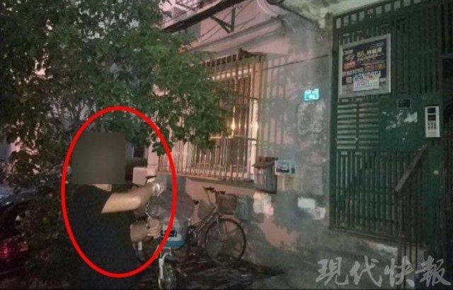 “毒鸳鸯” 6 年前持刀抢劫,男子如今已“洗手”开起烧烤店