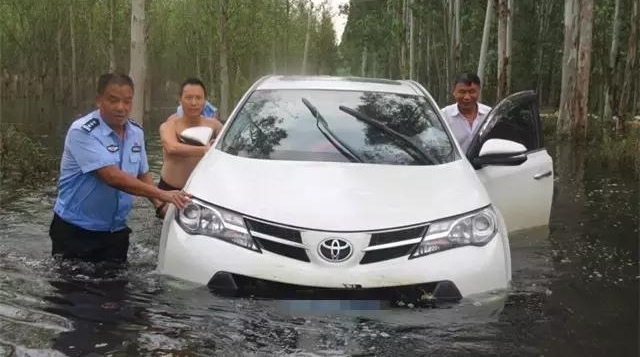 �γ���䡰Ǳˮͧ�� ���ž���ߣ����ȼ���Ԯ