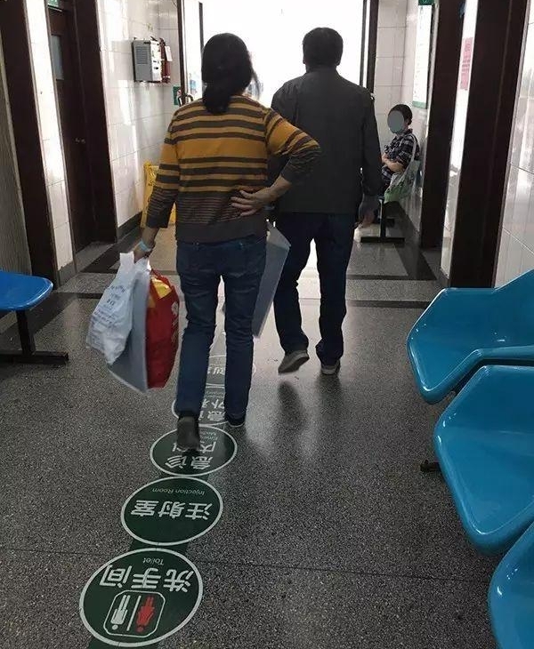 ���纼��һ��������ײ�ϵ��߸ˣ��������ˣ�˾����������