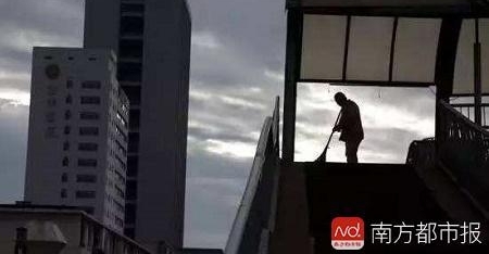 ������ְ֡�ΪԲ��7���2�ֹ��� Ů���Ѳ��������
