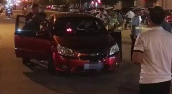 ���ܣ�����ҹ���Ѻ�������֡������ڳ���400������