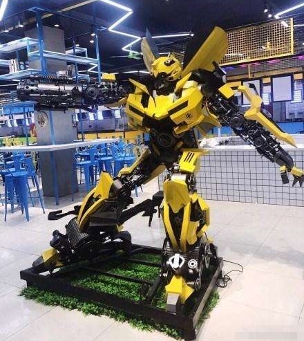 �ӱ�һ��У���û����������������˼ҵ����á�С�����Ƕ������ˣ�