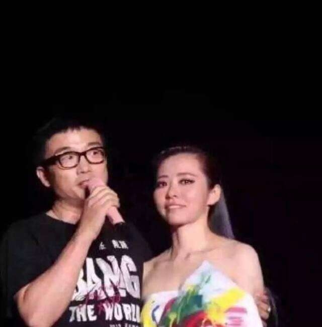 冯柯张靓颖差几岁 冯柯性虐张靓颖戴乳环