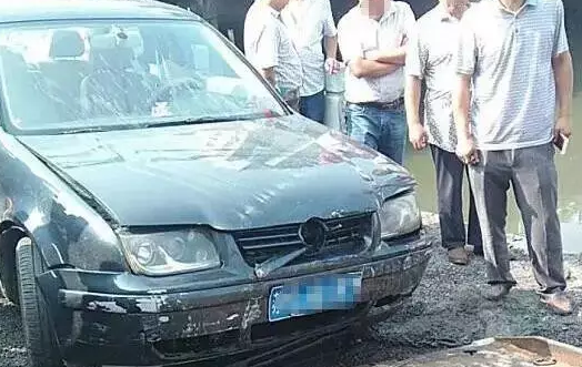 ̩��һ�γ��صء��ɡ��º� ͷ����ƨ�ɳ��ϵ���ˮ����