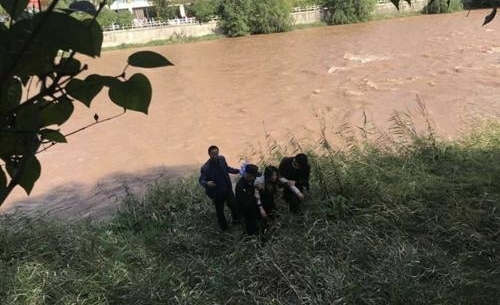 �������� �Ǳ������־��񾯺���������ˮŮ��