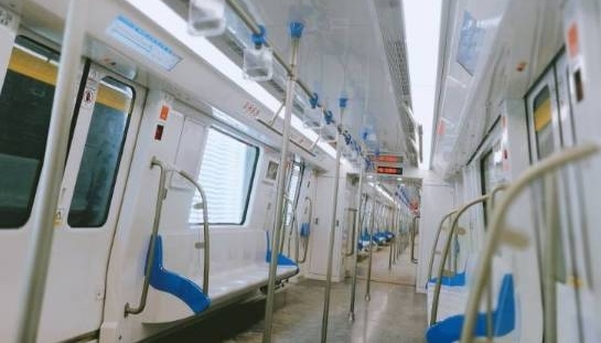 �Ϸʵ���2�������½��ȣ��Գ�ȫ��53���ӣ�18��ͼ��3��ϸ����¶�޴�仯��