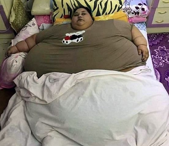 ����600����и�����40���ŮӤ���ڳ������˶�������
