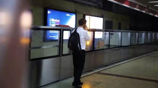 ֱ�����һ�����Ӱ���¾�2000���¸��������