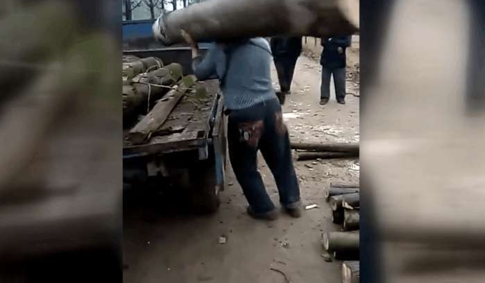 ����һ�˼翸���ٽ�ʪľ������ף����ѣ����Ƿ���ǽ�����