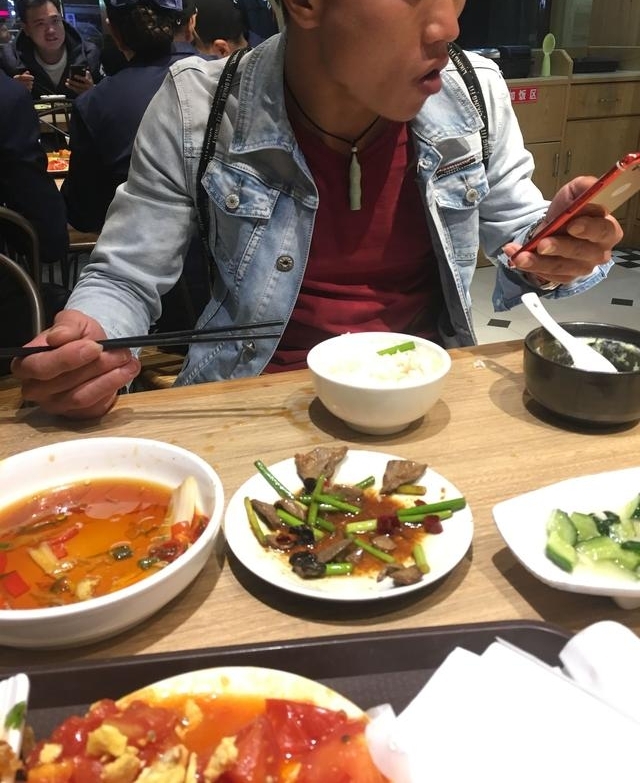 ��ɫȮ���� ȥ��굱Ⱥ��