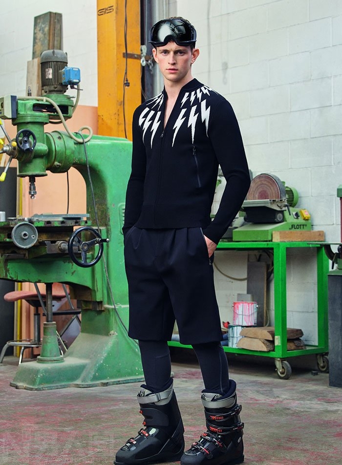 neilbarrett·۸