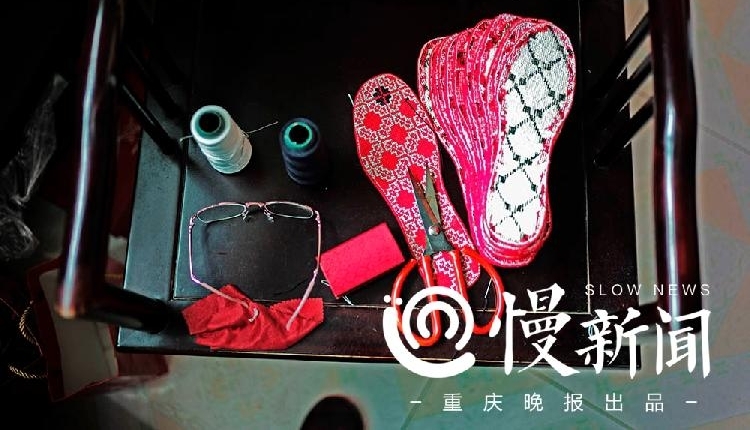 大足这位妈妈12年坚持缝鞋垫,从不卖钱只送边防战士,背后的故事戳人泪点……