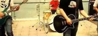������������缶���У�����λ�Ӱ��ף�