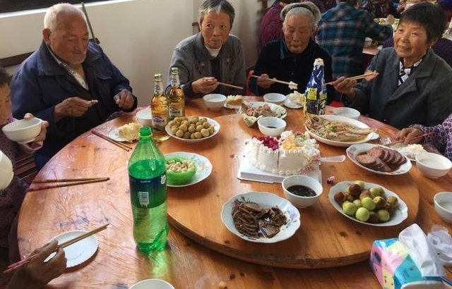 200��λ���˻���һ�� ��ǰ��ף������