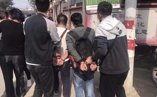 北京反扒民警抓获国庆黄金周首贼 查获手机7部