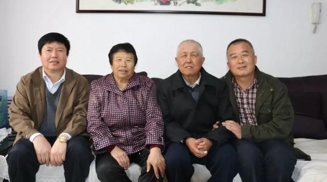 �ػʵ��и�����һλ��ϡ���˵����ġ���������д�����ѵĻ���¼��