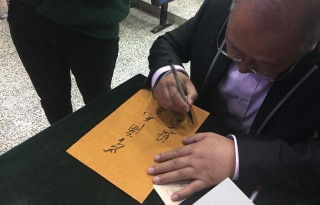 �η����������¡��������ֶ�����߽��ĳǴ�ѧ