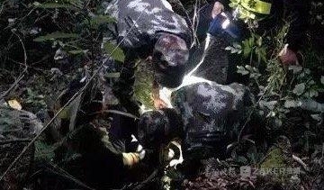 ������ɽኹ���Ұ���У�ʯ����������Ӫ��