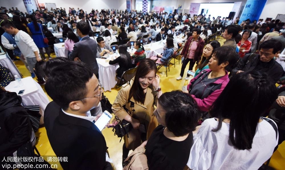 杭州举办万人相亲大会 硕博专场受关注