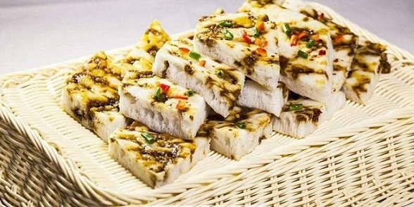 小吃店老板,一个煤炉一口大锅做中国的比萨,年入50万